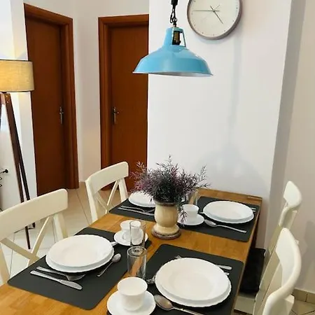 Orange Ap. 2 Bed- City Centre !