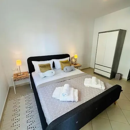 Orange Ap. 2 Bed- City Centre ! Saranda