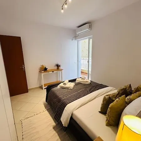Orange Ap. 2 Bed- City Centre ! Apartament Saranda