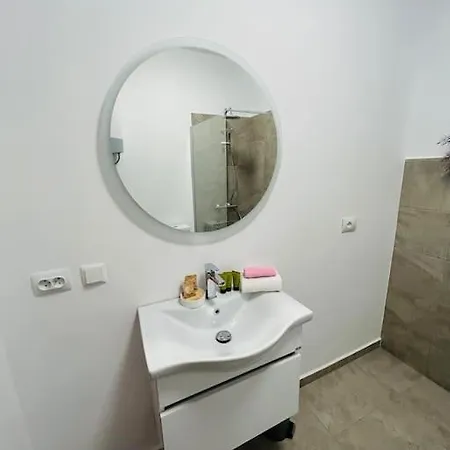 Apartament Orange Ap. 2 Bed- City Centre !
