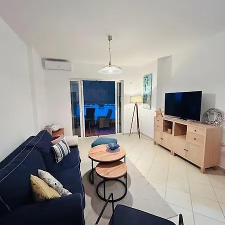 Orange Ap. 2 Bed- City Centre ! * Saranda