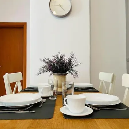 Orange Ap. 2 Bed- City Centre ! Sarande
